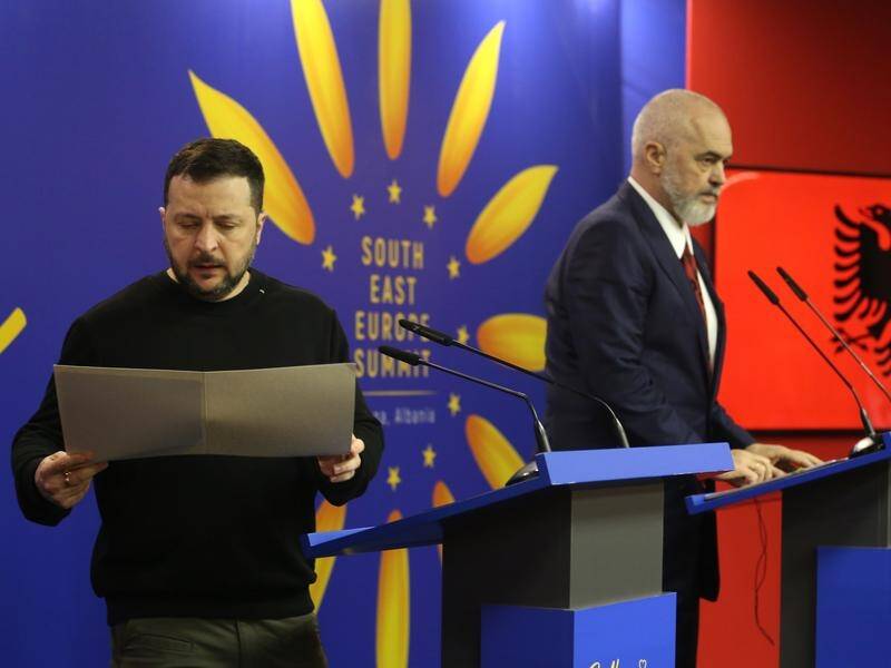 Albanian Prime Minister Edi Rama and Ukraine President Volodymyr Zelenskiy have signed a deal. (EPA PHOTO)